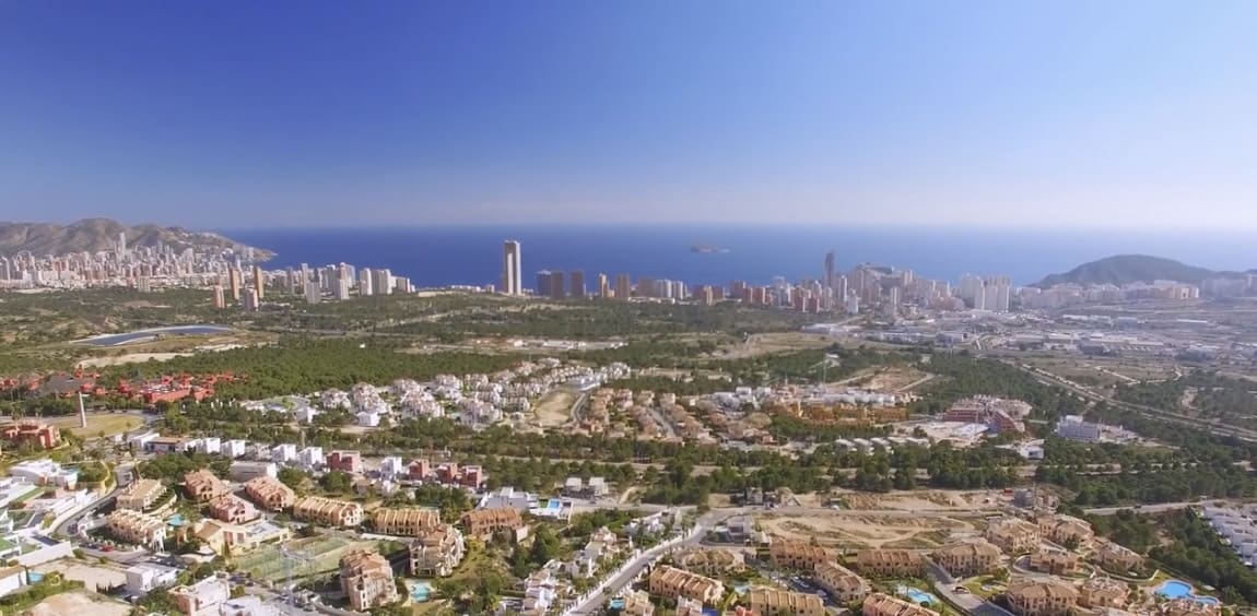 3 bedroom Villa for sale in Finestrat with pool garage - € 1,095,000 (Ref: 7432608)