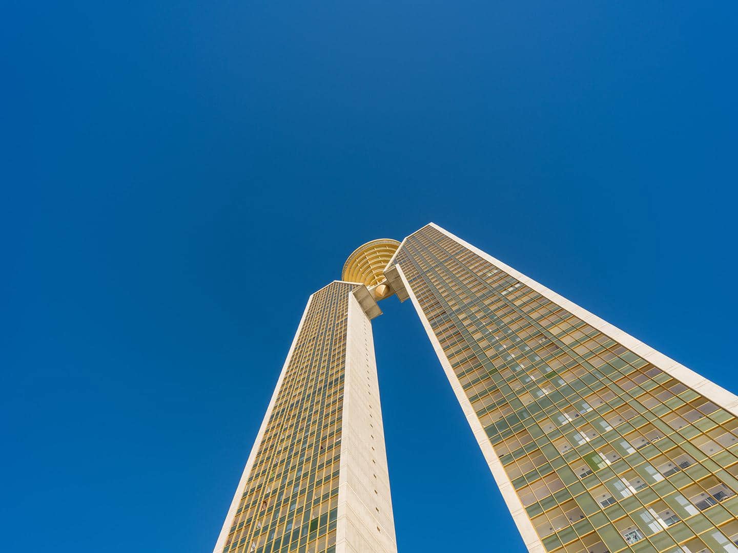 3 bedroom Apartment for sale in Benidorm with garage - € 1,265,000 (Ref: 7469839)