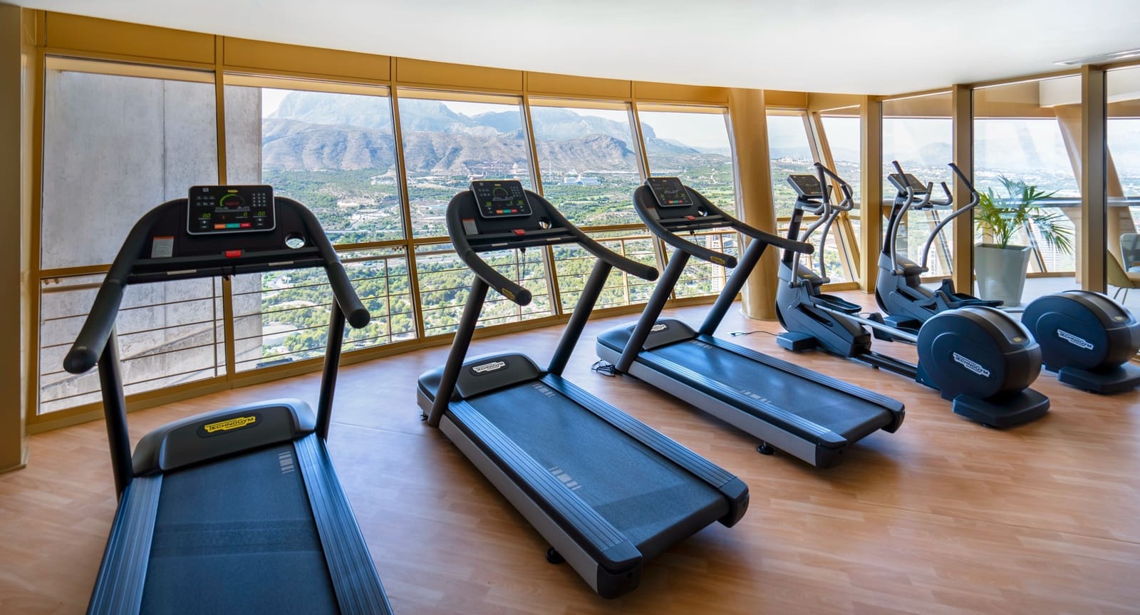 3 bedroom Apartment for sale in Benidorm with garage - € 1,265,000 (Ref: 7469839)