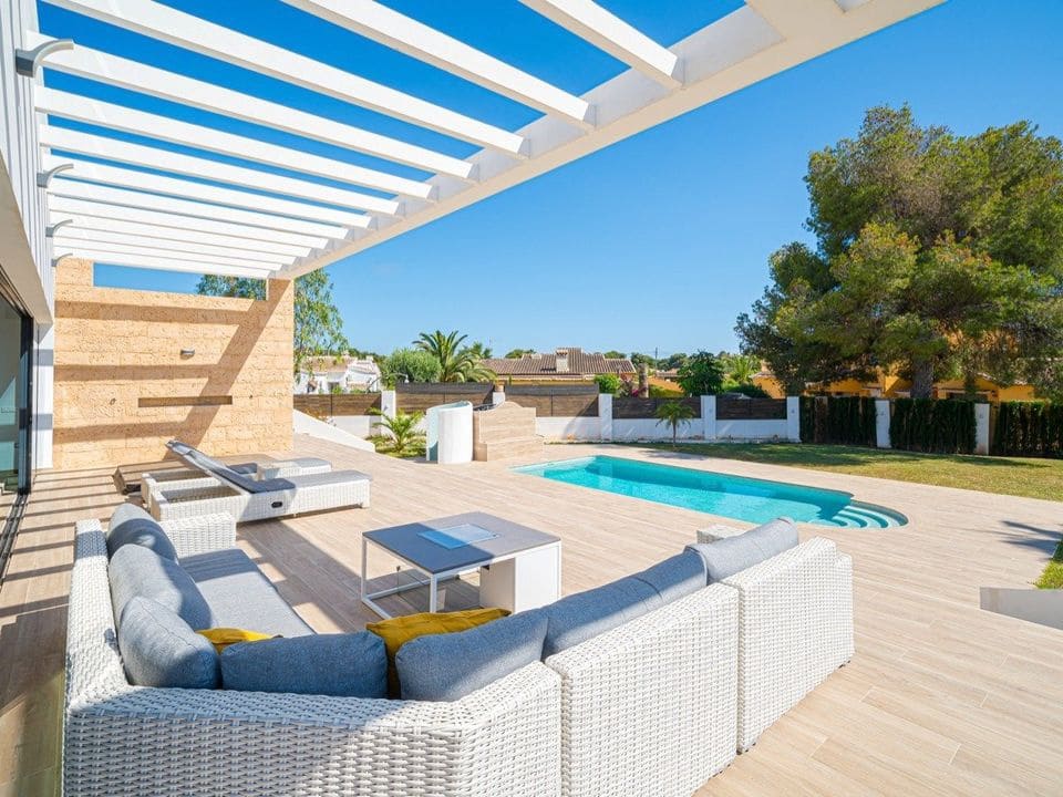 4 bedroom Villa for sale in Javea / Xabia with pool garage - € 1,175,000 (Ref: 7508898)