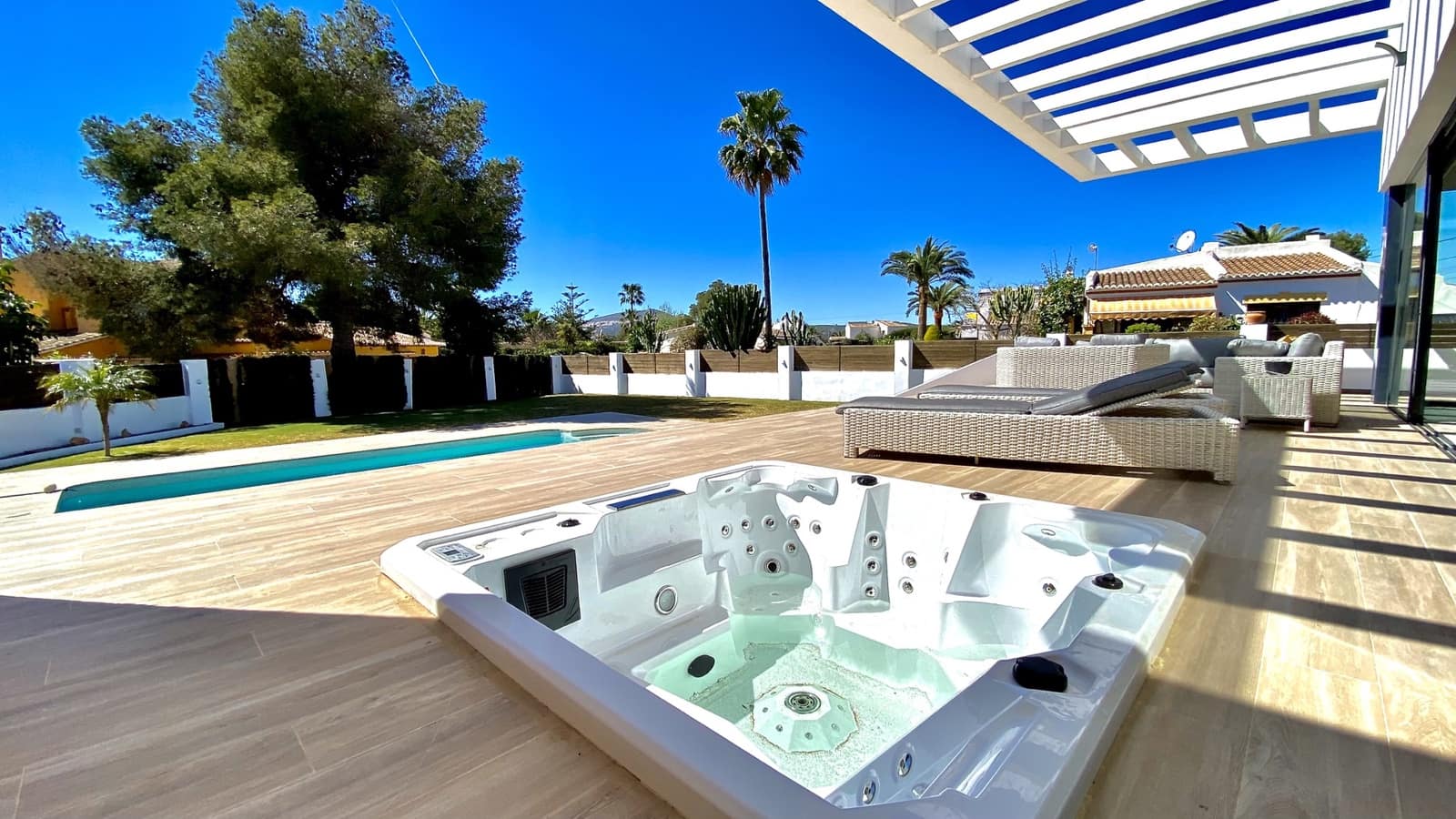 4 bedroom Villa for sale in Javea / Xabia with pool garage - € 1,175,000 (Ref: 7508898)