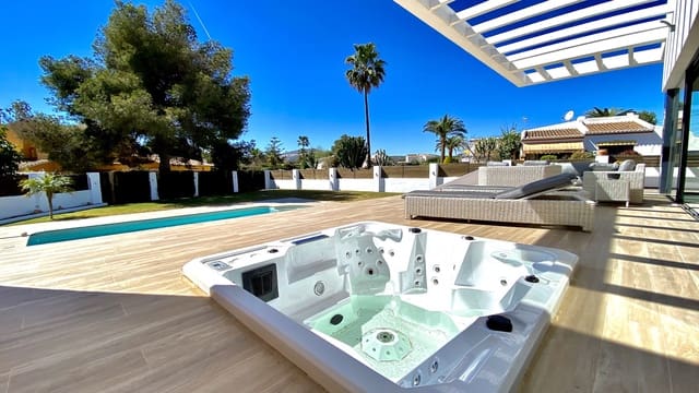 Chalet de 4 habitaciones en Javea / Xàbia en venta con piscina garaje - 1.175.000 € (Ref: 7508898)