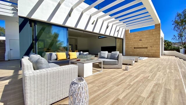 Chalet de 4 habitaciones en Javea / Xàbia en venta con piscina garaje - 1.175.000 € (Ref: 7508898)