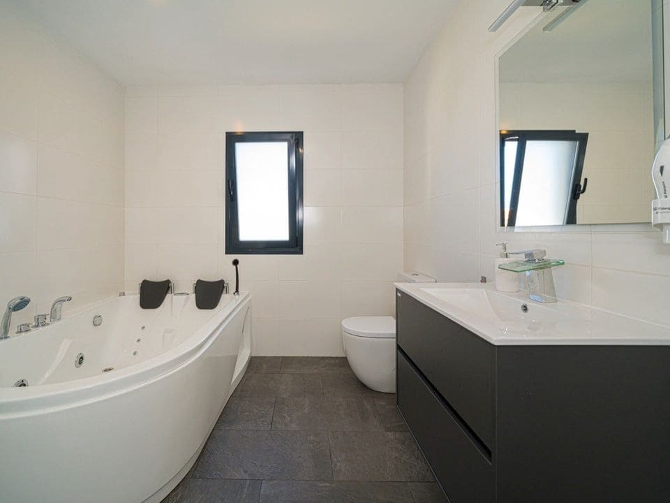 4 bedroom Villa for sale in Javea / Xabia with pool garage - € 1,175,000 (Ref: 7508898)