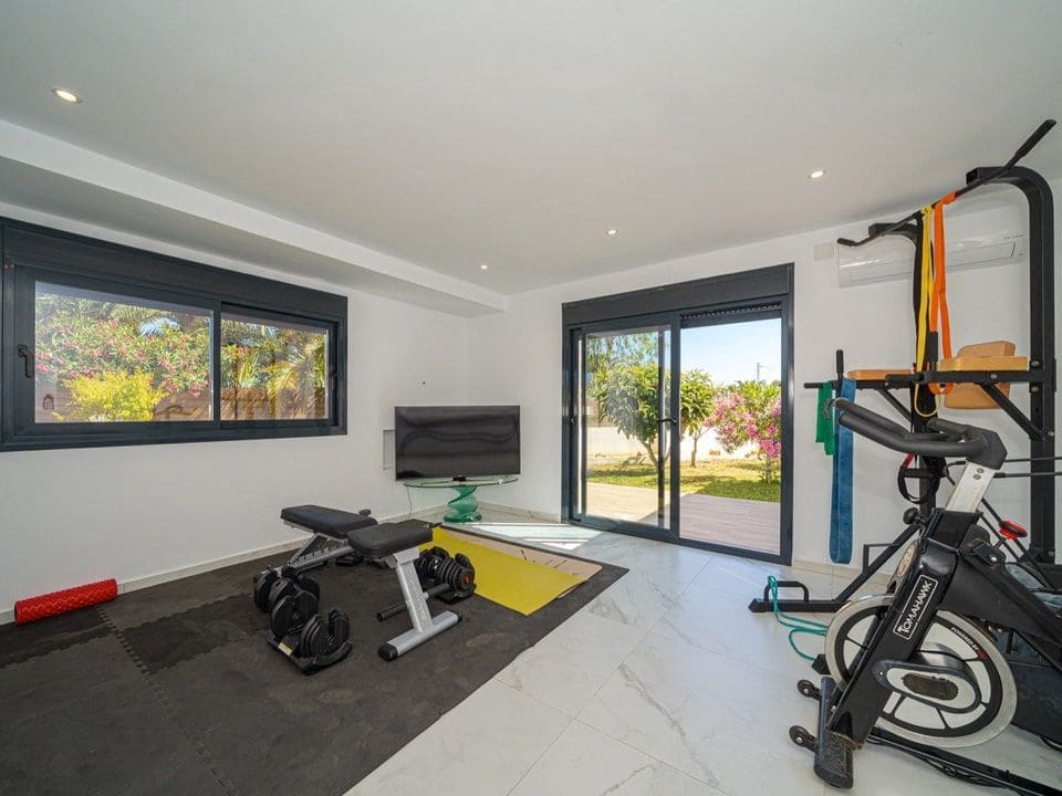 4 bedroom Villa for sale in Javea / Xabia with pool garage - € 1,175,000 (Ref: 7508898)