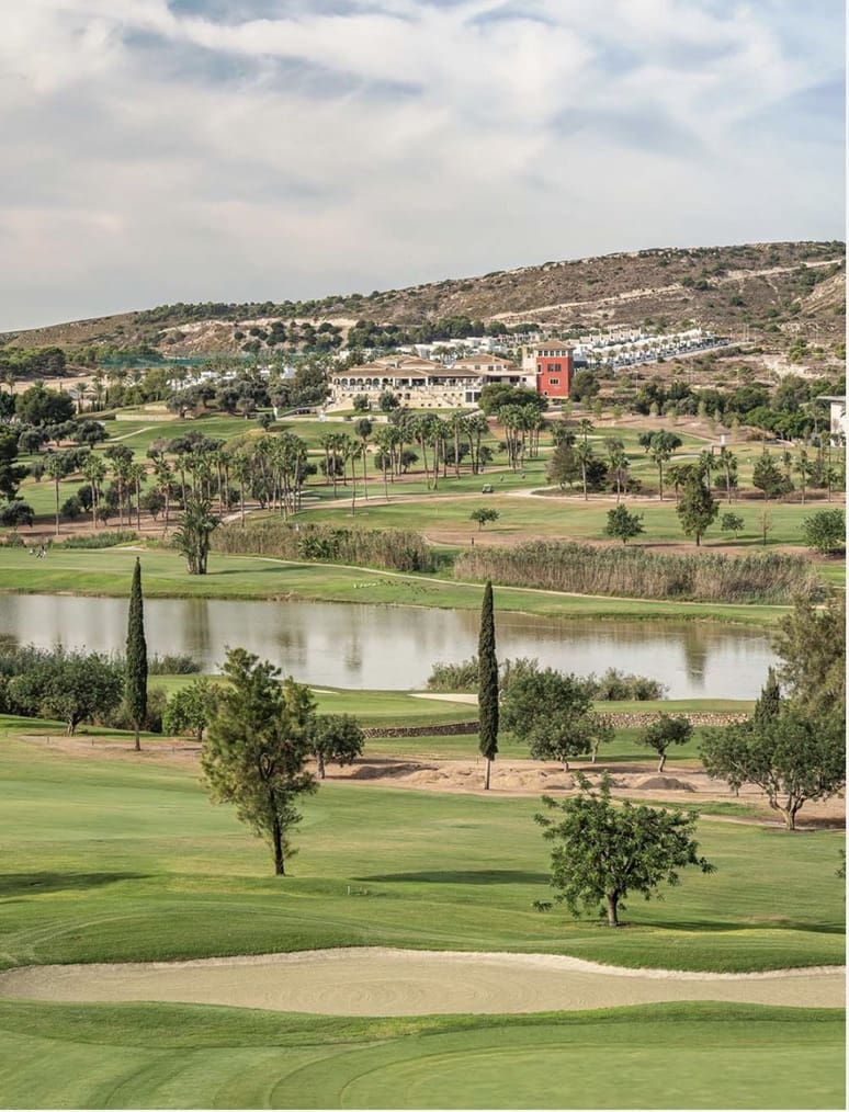 3 bedroom Villa for sale in Algorfa with pool garage - € 478,000 (Ref: 7508901)