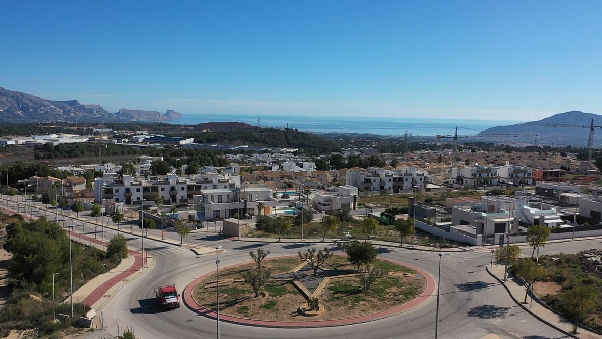 3 bedroom Villa for sale in Polop with pool garage - € 550,000 (Ref: 7511759)