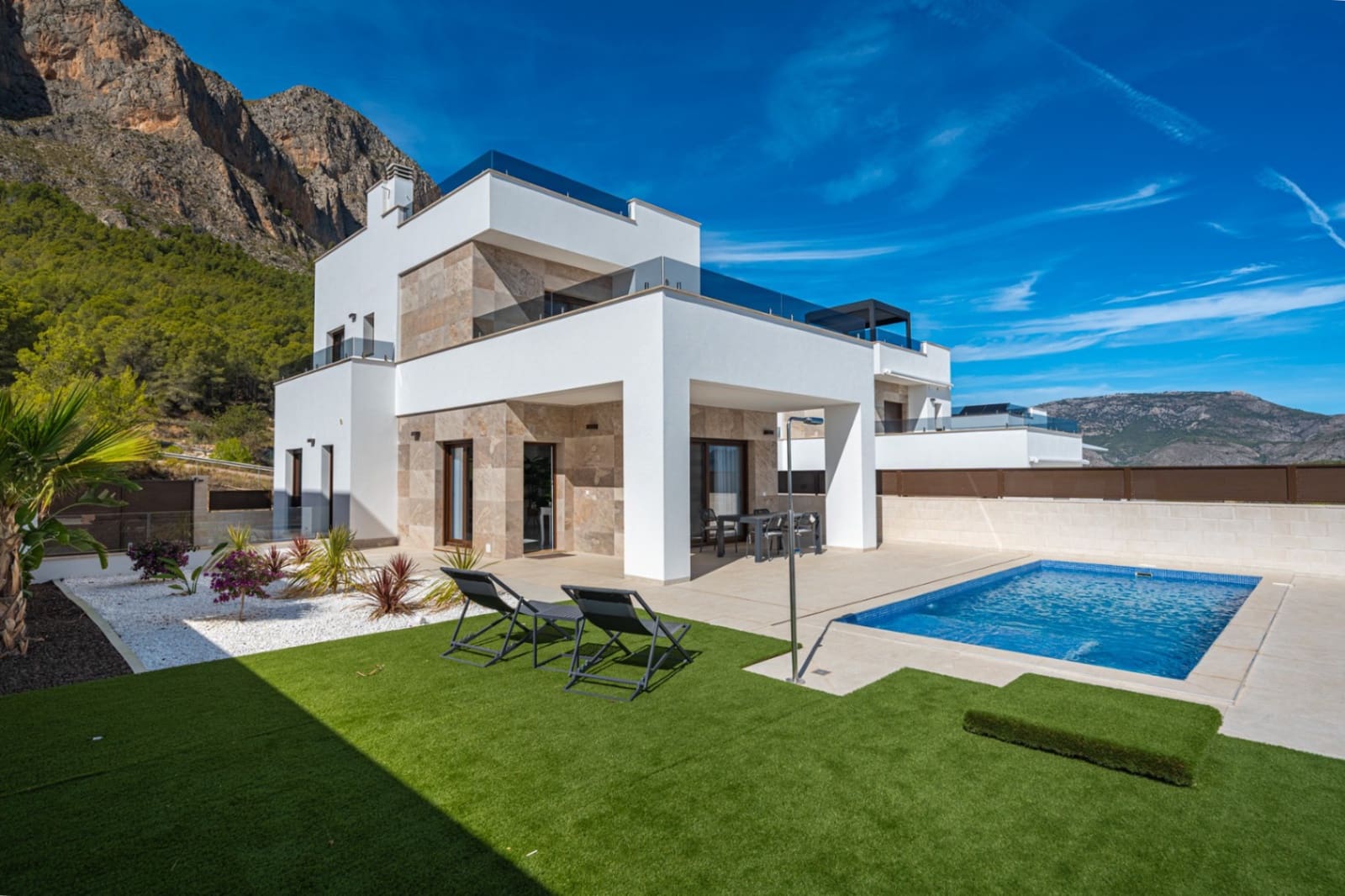 3 bedroom Villa for sale in Polop with pool garage - € 829,000 (Ref: 7511759)