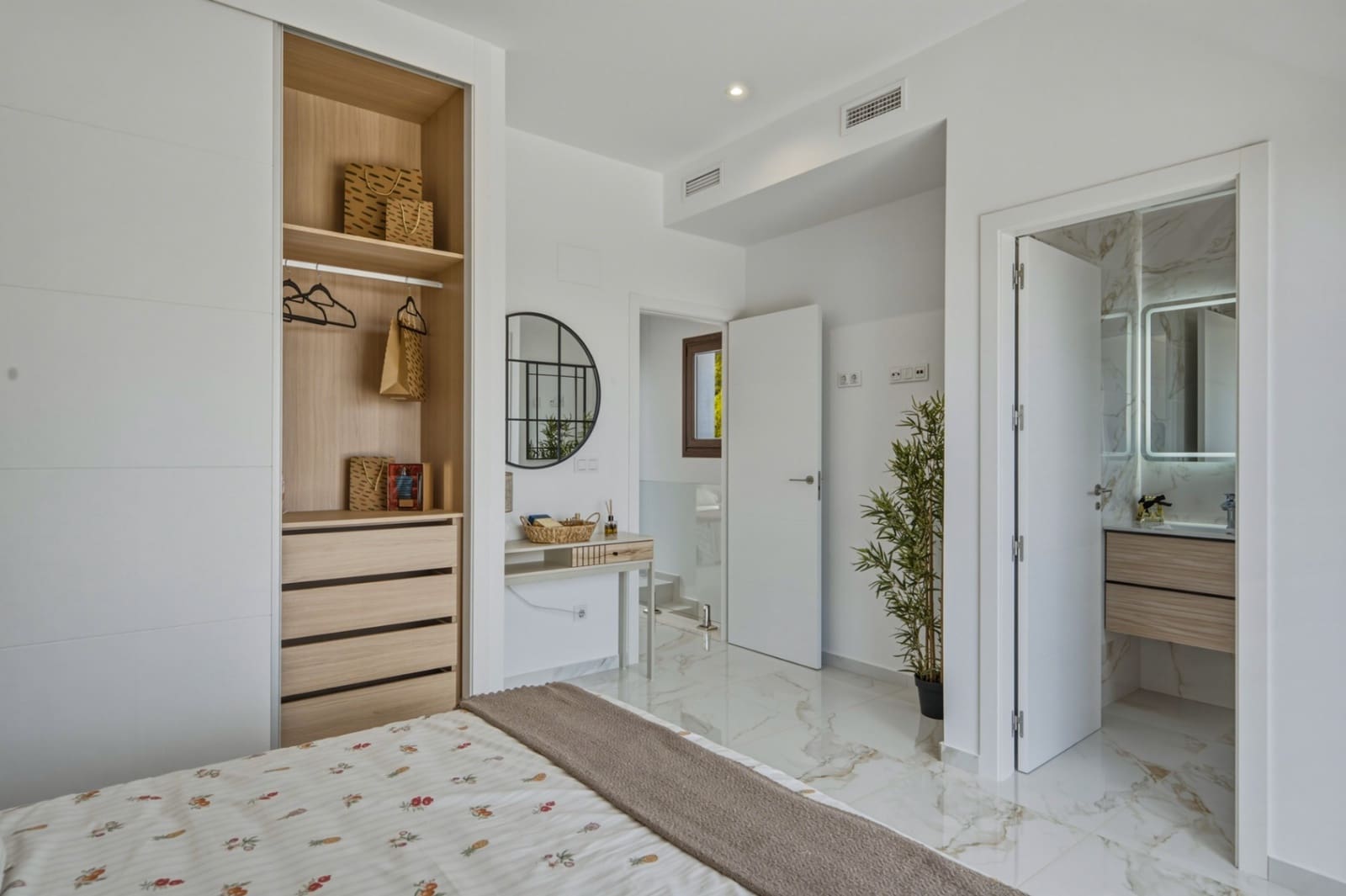 3 bedroom Villa for sale in Polop with pool garage - € 829,000 (Ref: 7511759)