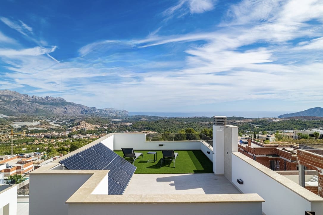 3 bedroom Villa for sale in Polop with pool garage - € 769,000 (Ref: 7564713)