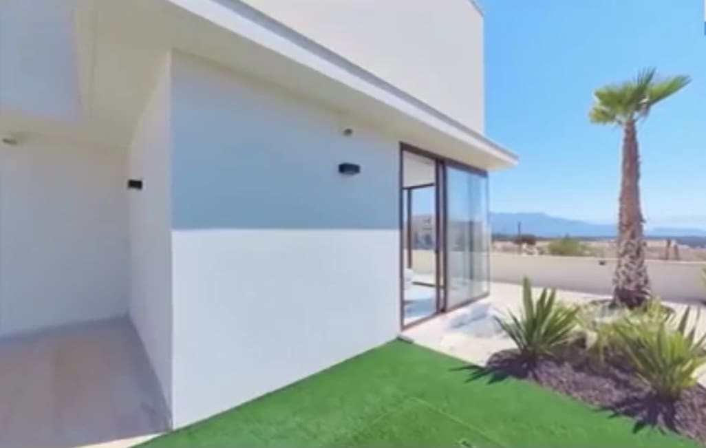 3 bedroom Villa for sale in Polop with pool garage - € 440,000 (Ref: 7581346)