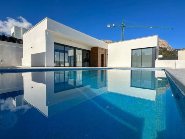 3 bedroom Villa for sale in Polop with pool garage - € 592,000 (Ref: 7581350)