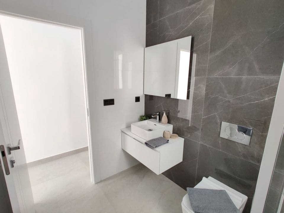 3 bedroom Villa for sale in Polop with pool garage - € 592,000 (Ref: 7581350)