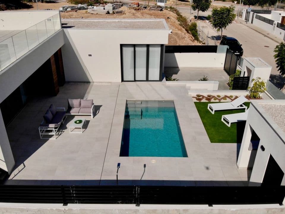 3 bedroom Villa for sale in Polop with pool garage - € 592,000 (Ref: 7581350)