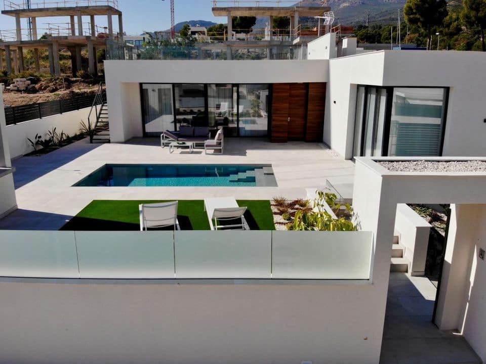 3 bedroom Villa for sale in Polop with pool garage - € 592,000 (Ref: 7581350)