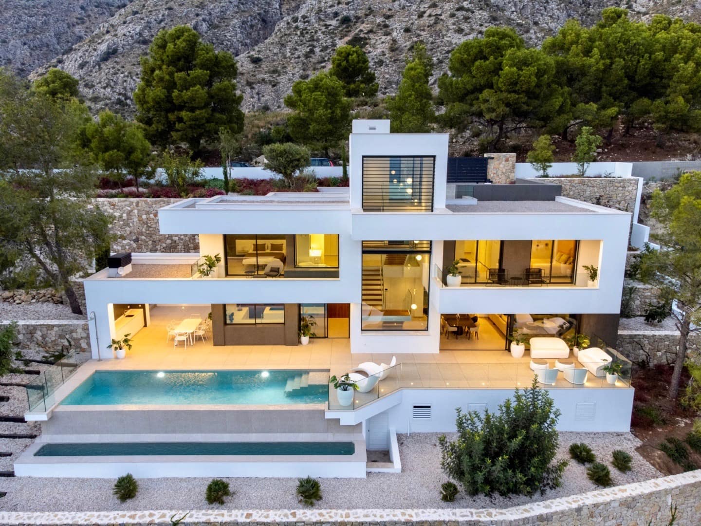 4 bedroom Villa for sale in Altea with pool garage - € 2,085,000 (Ref: 7634273)