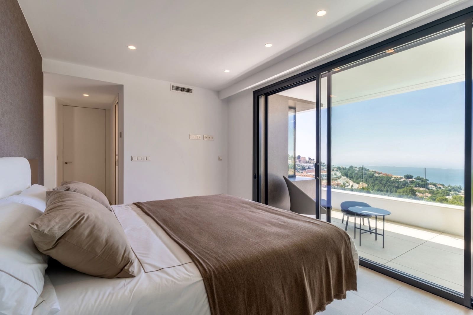 4 bedroom Villa for sale in Altea with pool garage - € 2,085,000 (Ref: 7634273)