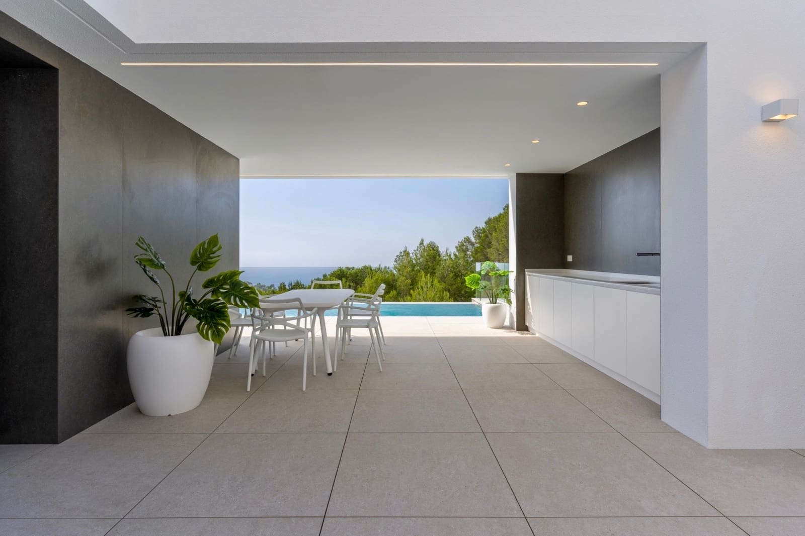 4 bedroom Villa for sale in Altea with pool garage - € 2,085,000 (Ref: 7634273)