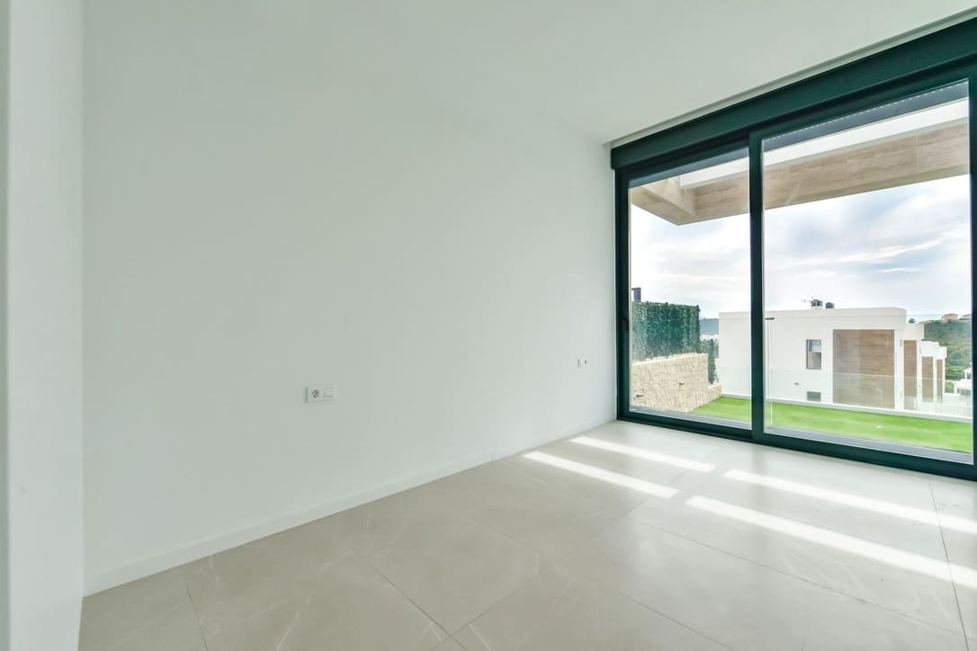 4 bedroom Villa for sale in Finestrat - € 1,199,000 (Ref: 7634278)