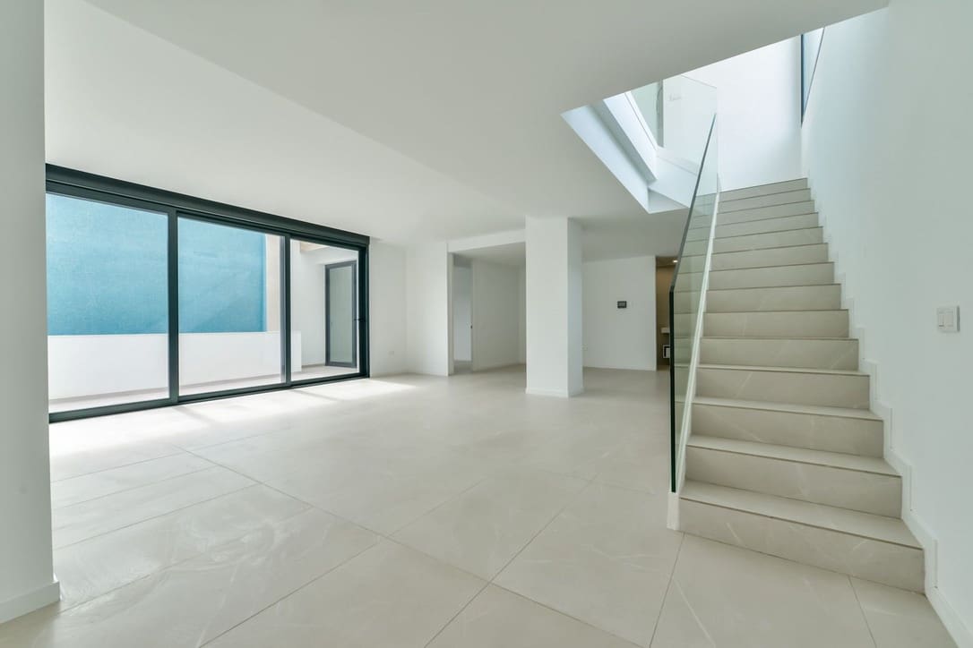 4 bedroom Villa for sale in Finestrat - € 1,199,000 (Ref: 7634278)