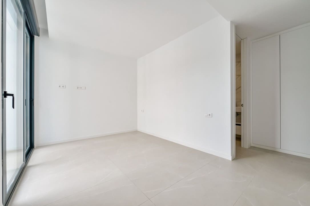 4 bedroom Villa for sale in Finestrat - € 1,199,000 (Ref: 7634278)