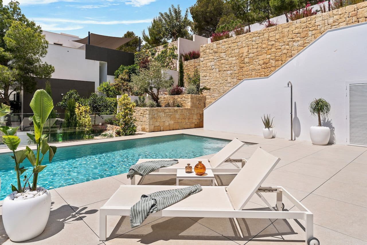4 bedroom Villa for sale in Altea with pool garage - € 2,135,000 (Ref: 7832461)