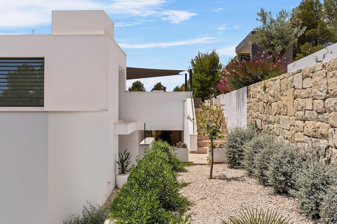 4 bedroom Villa for sale in Altea with pool garage - € 2,135,000 (Ref: 7832461)