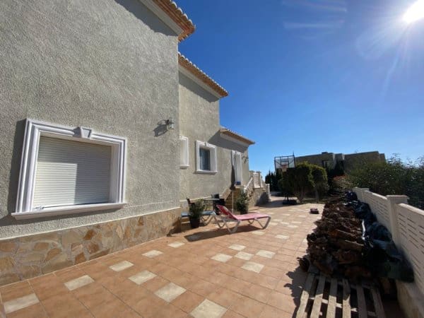 5 bedroom Villa for sale in Calpe / Calp with pool garage - € 895,000 (Ref: 7960536)