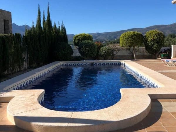 5 bedroom Villa for sale in Calpe / Calp with pool garage - € 895,000 (Ref: 7960536)