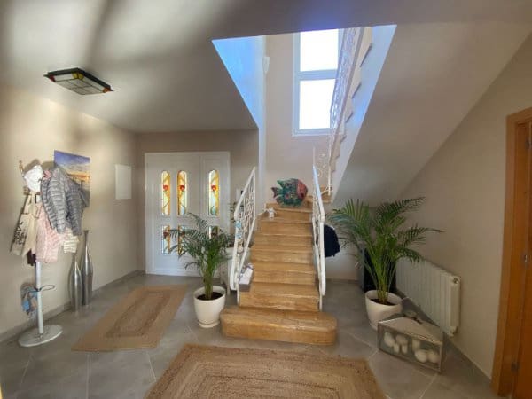 5 bedroom Villa for sale in Calpe / Calp with pool garage - € 895,000 (Ref: 7960536)