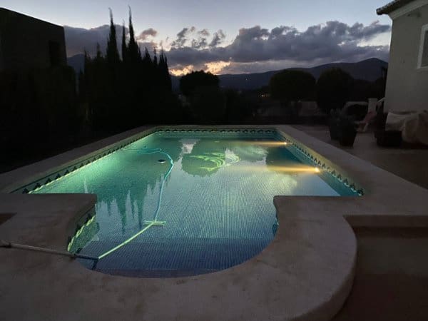 5 bedroom Villa for sale in Calpe / Calp with pool garage - € 895,000 (Ref: 7960536)