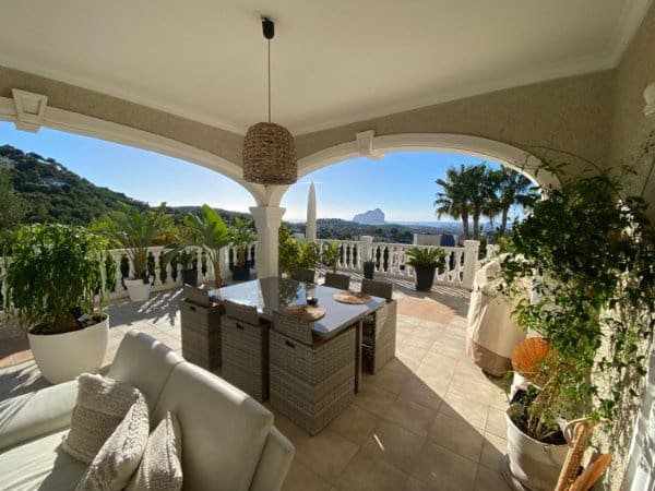 5 bedroom Villa for sale in Calpe / Calp with pool garage - € 895,000 (Ref: 7960536)