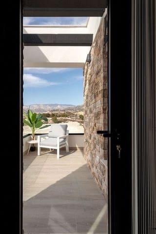 3 bedroom Villa for sale in Finestrat with pool garage - € 714,000 (Ref: 8194341)