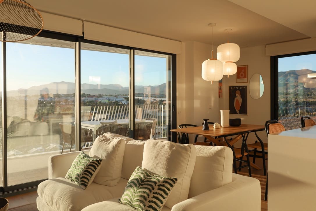 3 bedroom Apartment for sale in La Villajoyosa / Vila Joiosa with garage - € 453,500 (Ref: 8210413)