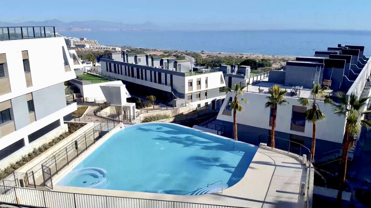 3 soveværelse Lejlighed til salg i Alicante by med garage - € 405.000 (Ref: 8467575)