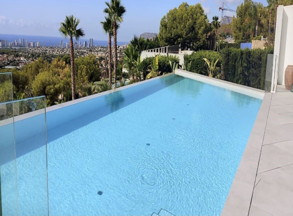 8 bedroom Villa for sale in Benissa - € 4,470,000 (Ref: 8575398)