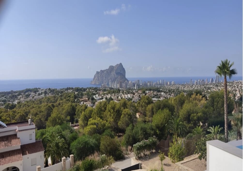 8 bedroom Villa for sale in Benissa - € 4,470,000 (Ref: 8575398)