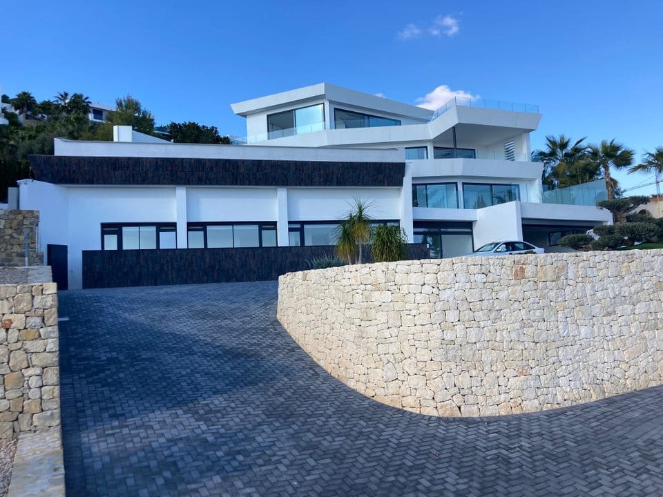 8 bedroom Villa for sale in Benissa - € 4,470,000 (Ref: 8575398)