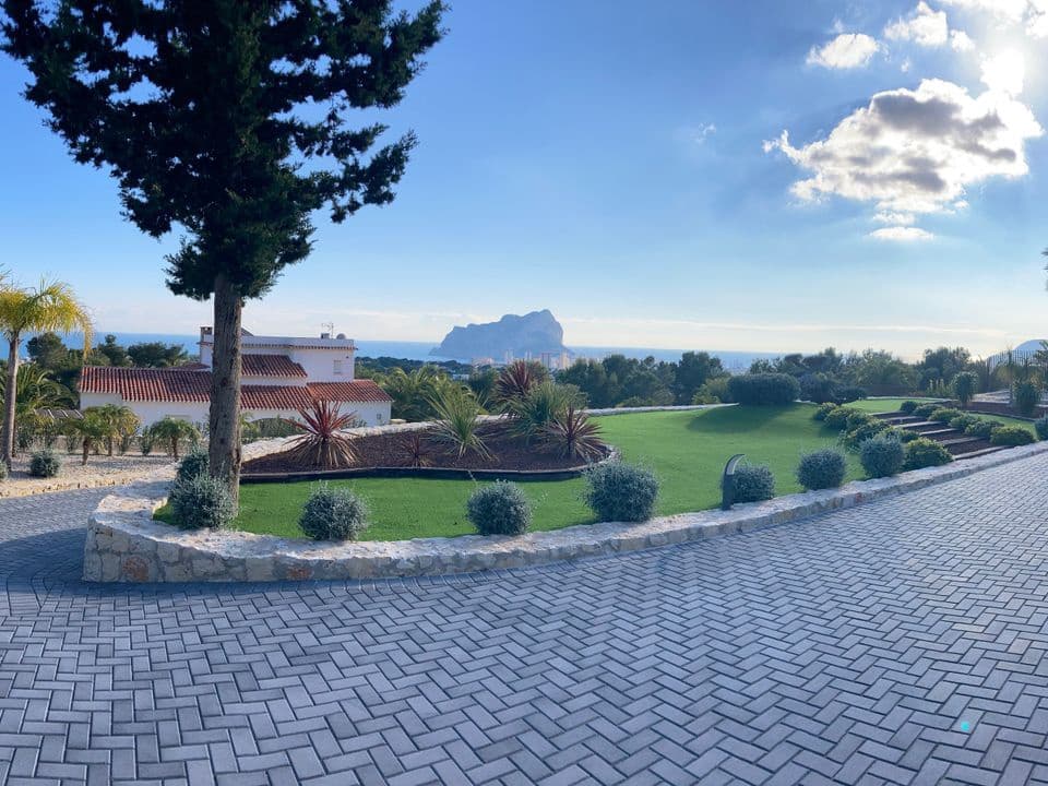 8 bedroom Villa for sale in Benissa - € 4,470,000 (Ref: 8575398)