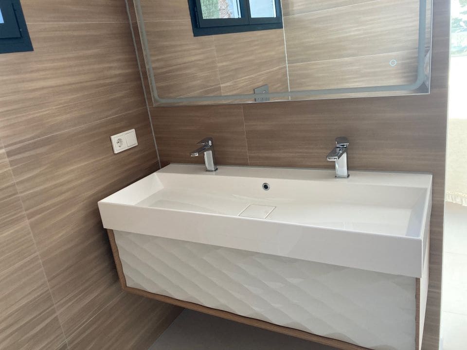 8 bedroom Villa for sale in Benissa - € 4,470,000 (Ref: 8575398)