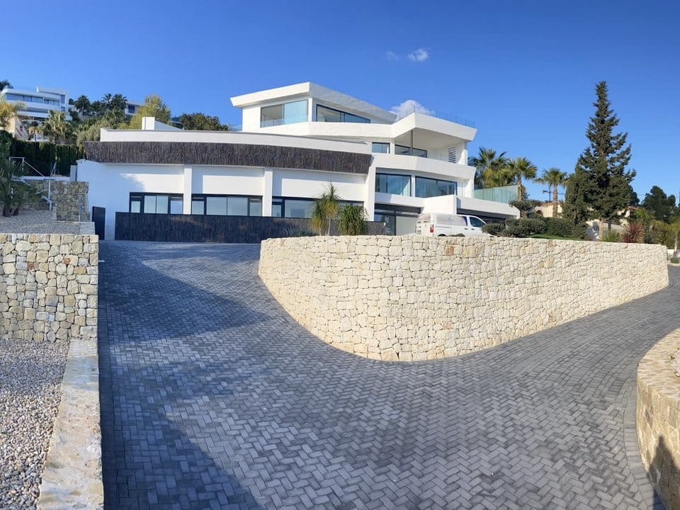 8 bedroom Villa for sale in Benissa - € 4,470,000 (Ref: 8575398)