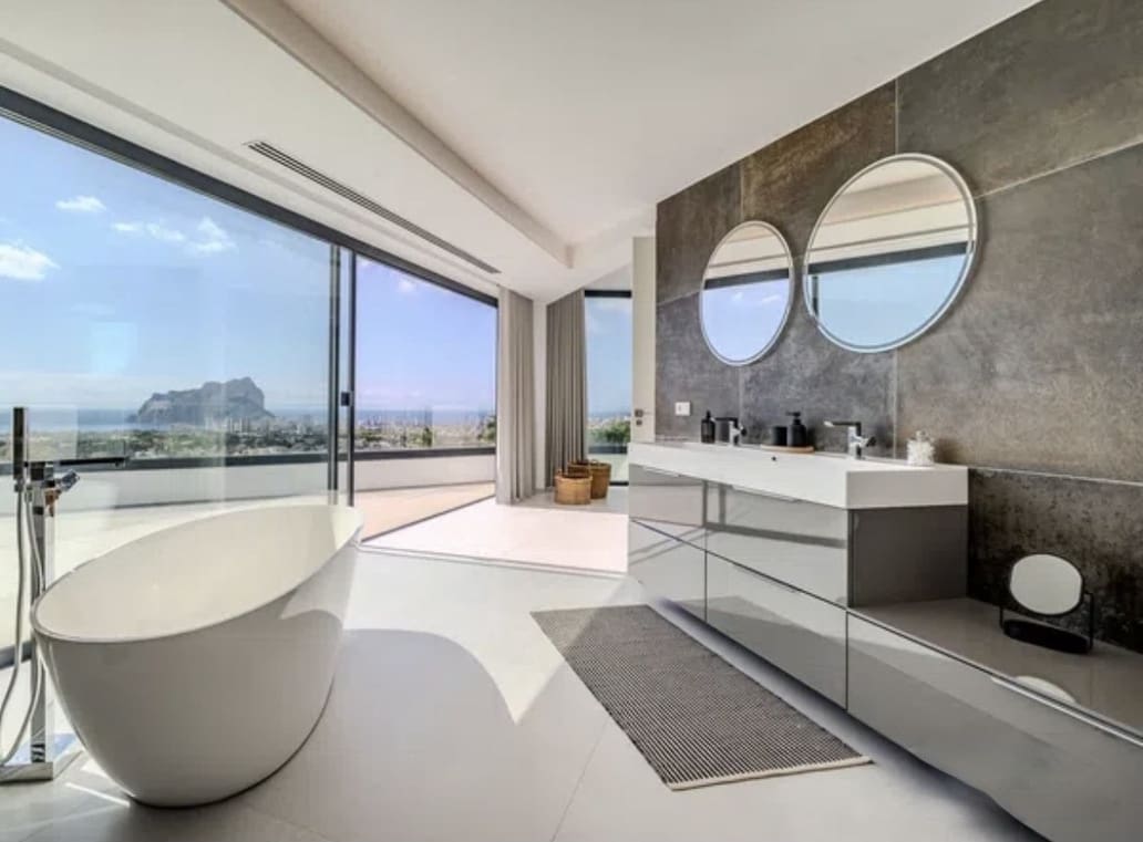 8 bedroom Villa for sale in Benissa - € 4,470,000 (Ref: 8575398)