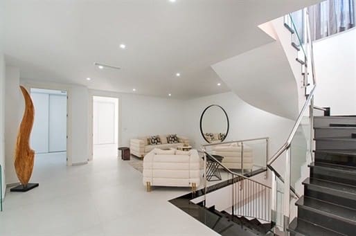 8 bedroom Villa for sale in Benissa - € 4,470,000 (Ref: 8575398)