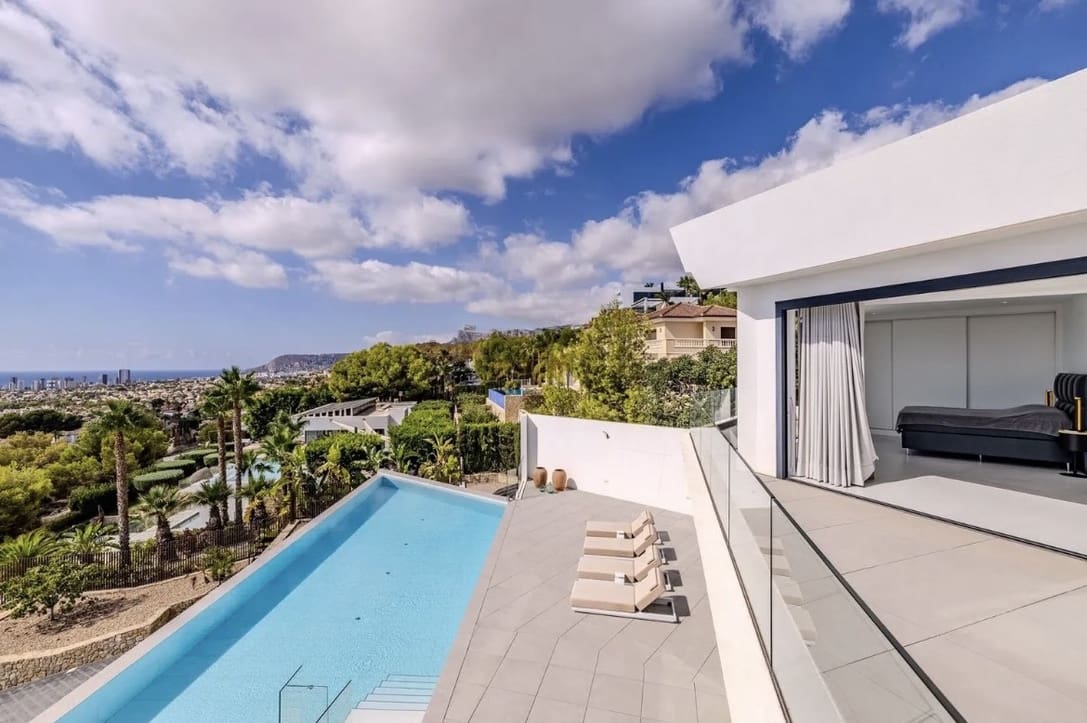 8 bedroom Villa for sale in Benissa - € 4,470,000 (Ref: 8575398)