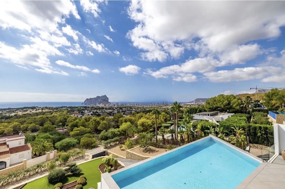 8 bedroom Villa for sale in Benissa - € 4,470,000 (Ref: 8575398)
