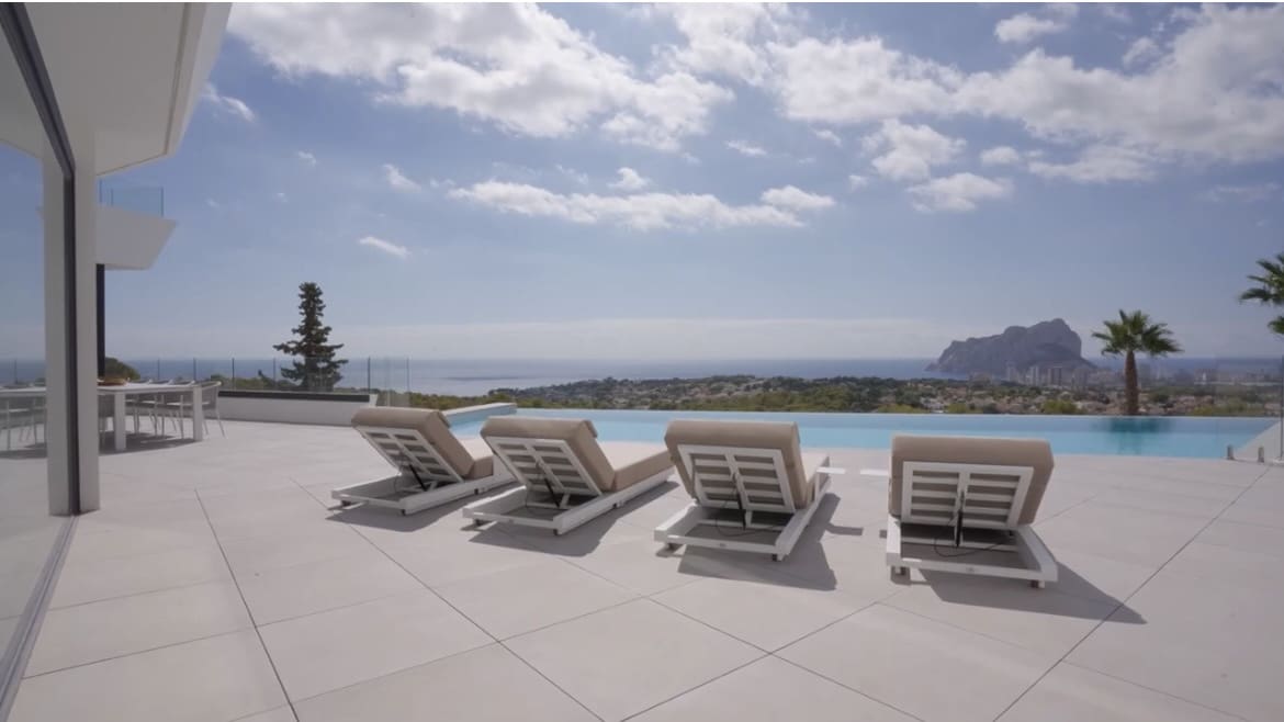 8 bedroom Villa for sale in Benissa - € 4,470,000 (Ref: 8575398)