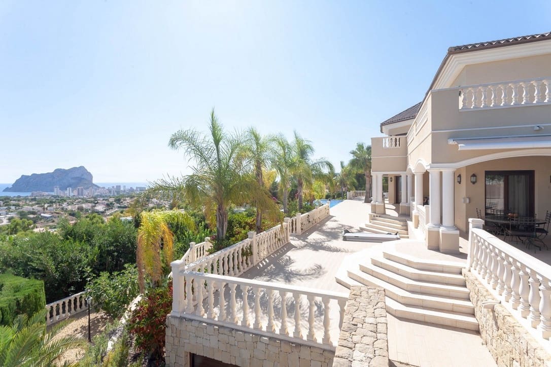 5 bedroom Villa for sale in Benissa with pool garage - € 2,945,000 (Ref: 8616545)