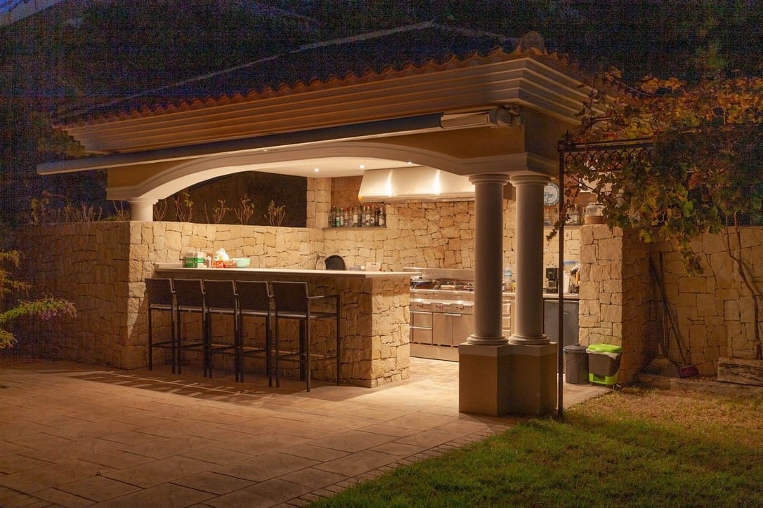 5 bedroom Villa for sale in Benissa with pool garage - € 2,945,000 (Ref: 8616545)