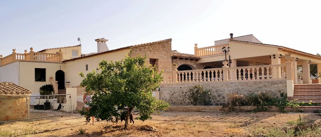 9 soveværelse Restaurant/Bar til salg i Lliber med garage - € 1.550.000 (Ref: 8683138)