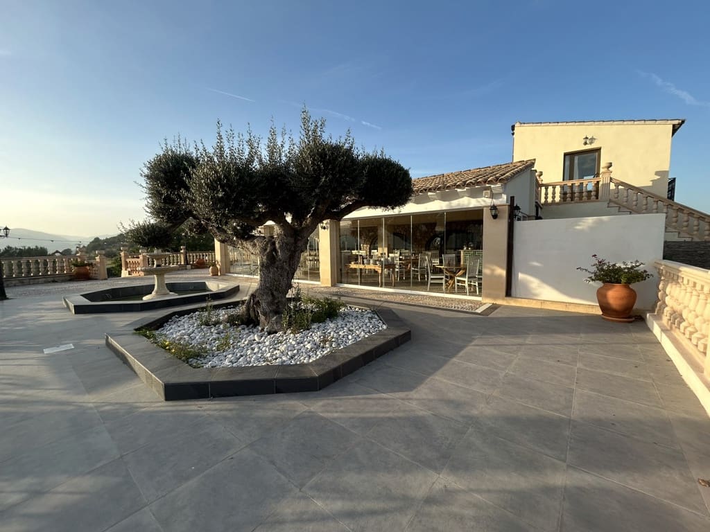 9 soveværelse Restaurant/Bar til salg i Lliber med garage - € 1.550.000 (Ref: 8683138)